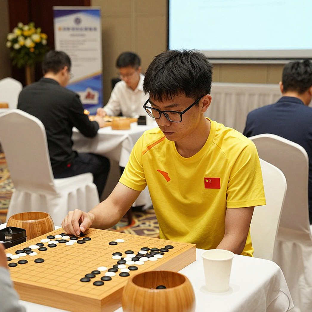 Chín Chiều Kích Và Bản Phân Tích Trống: Kỷ Luật Của Sự Im Lặng Trong Nghề Viết Esports