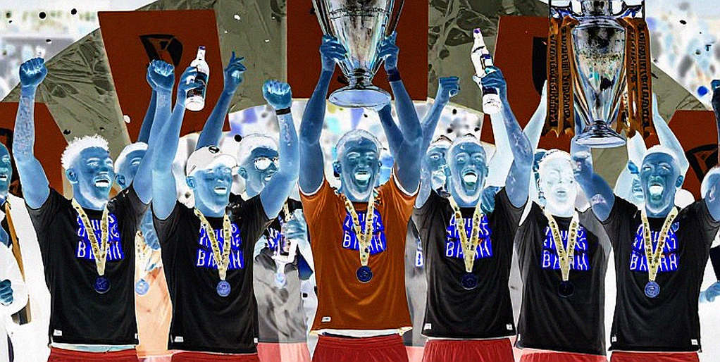 Bản hợp đồng hai lớp của Mancini và vết nứt chưa lành của Manchester City