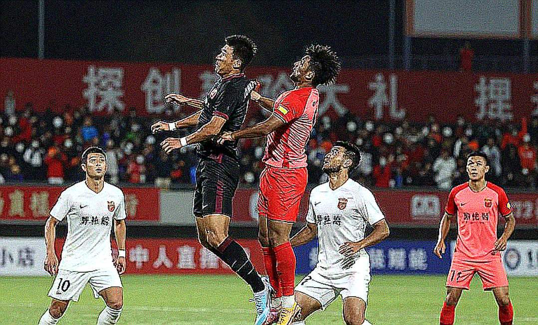 V-League 2026-2027: Luật mới IFAB và tăng chỉ tiêu ngoại binh thay đổi hoàn toàn nhịp độ trận đấu, mang đến sân chơi chuyên nghiệp và hấp dẫn hơn cho người hâm mộ Việt Nam