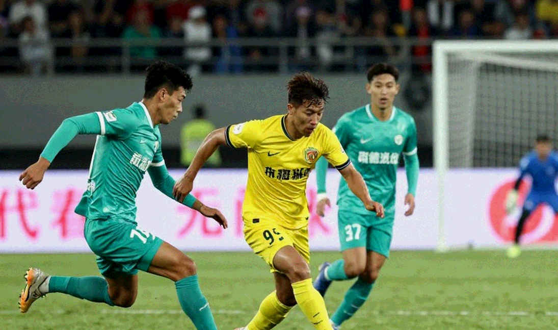 Thailand FA tiếp tục theo đuổi Kahl: Cầu thủ 24 tuổi người Thụy Điển với mẹ Thái Lan đang cân nhắc Thailand FA tiếp tục theo đuổi Kahl: Cầu thủ 24 tuổi người Thụy Điển với mẹ Thái Lan đang cân nhắc