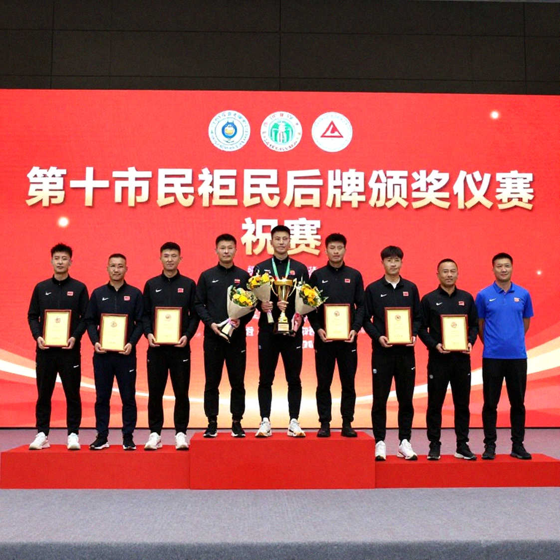 Hà Nội FC thua sốc 1-4 trước SLNA: Khi một đế chế chưa kịp gọi tên chính mình Hà Nội FC thua sốc 1-4 trước SLNA: Khi một đế chế chưa kịp gọi tên chính mình