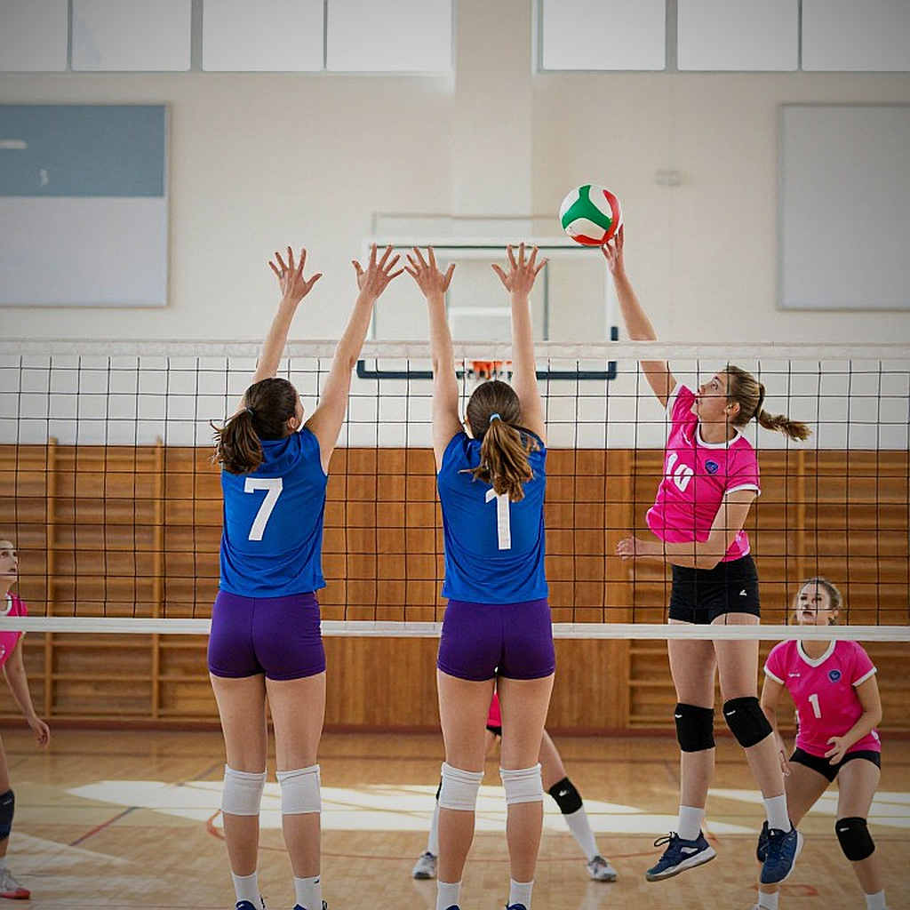 Decoding Volleyball Scoring: Rally Points, Sets, and the Fifth Set to 15 Decoding Volleyball Scoring: Rally Points, Sets, and the Fifth Set to 15