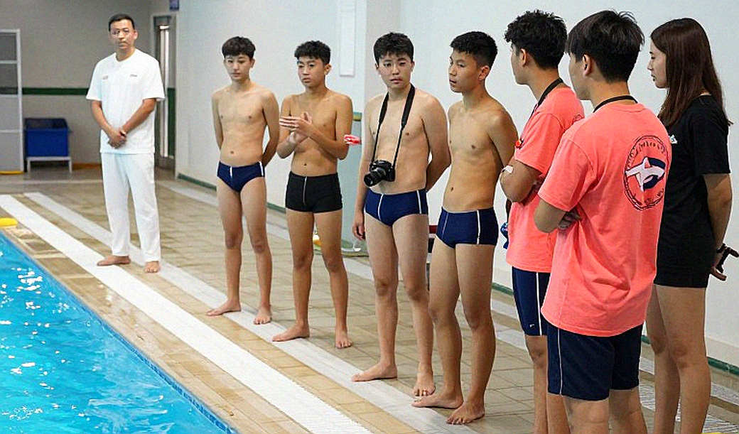 Cựu vận động viên triathlon Spencer Korwin qua đời sau khi đuối nước trong bãi biển Long Island Sound