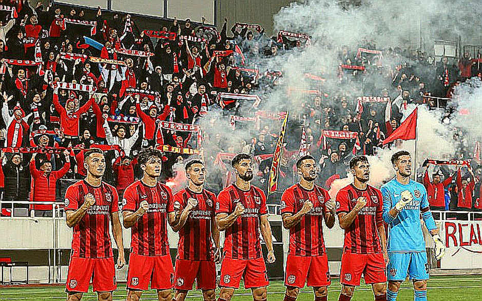 V-League 2026-2026: Những khoảnh khắc khai quật từ mặt sân cỏ Việt Nam