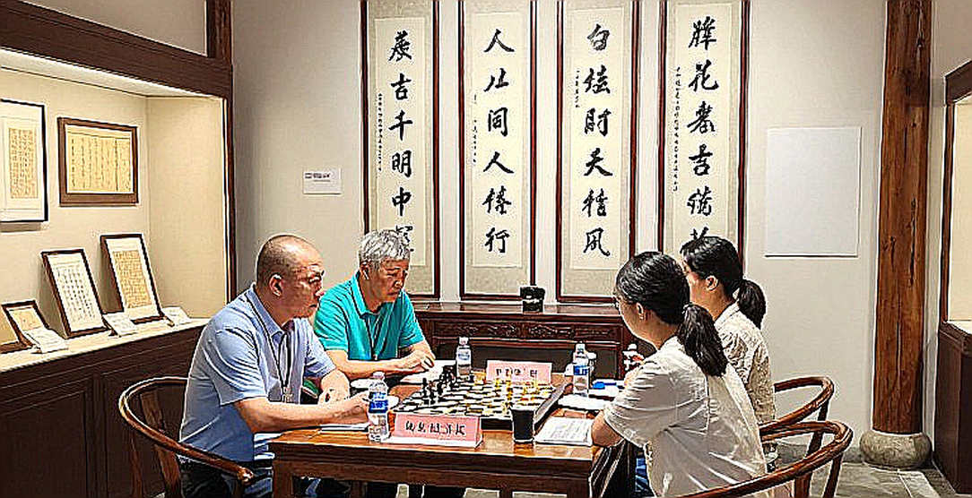 Nước cờ hiểm sau 60 phút: Andrew Martin và can bạc mang tên Elephant Gambit